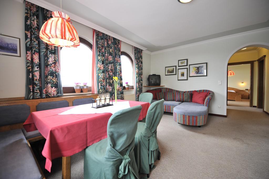 Apparthotel Restaurant Steiners Eben Im Pongau Ruang foto
